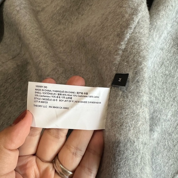 Theory Oversized Blazer in Double-Face Wool-Cashmere - Picture 5 of 5